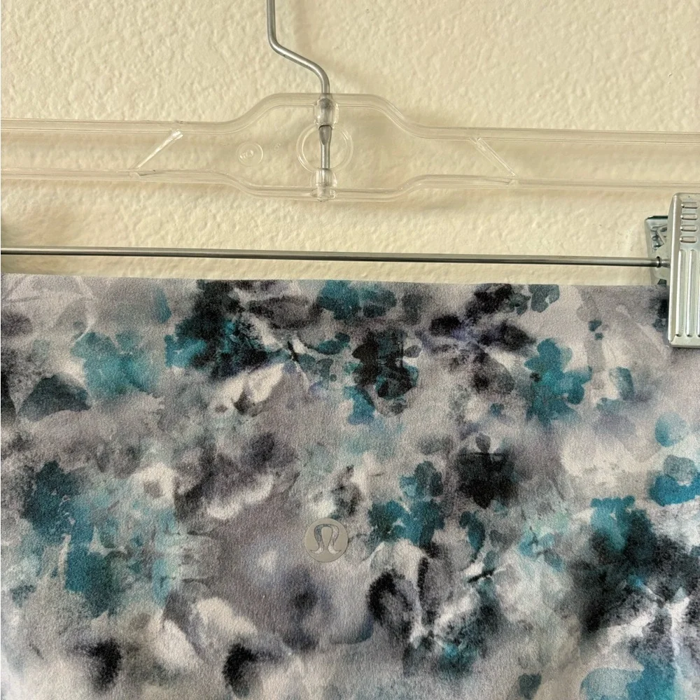 Lululemon Athletica Blue and Gray Printed Leggings
